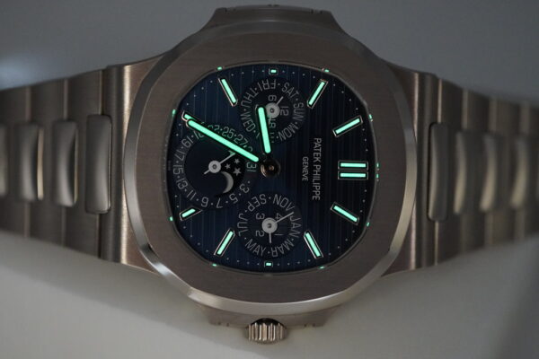 Patek PHILIPPE 5740/1G NAUTILUS PERPETUAL CALENDAR 18K WHITE GOLD BLUE DIAL - Image 12
