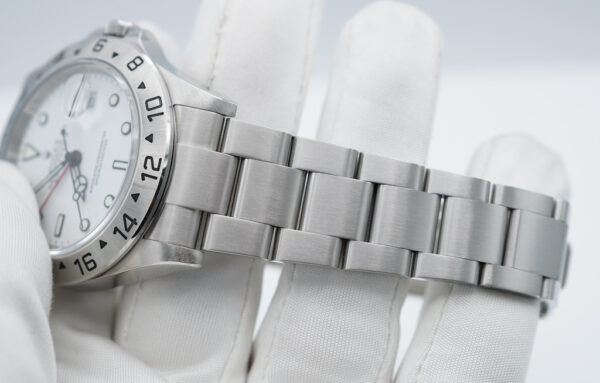 Rolex 16570 EXPLORER II 40MM POLAR DIAL 3186 MOVEMENT Z SERIAL BOXES PAPER - Image 5