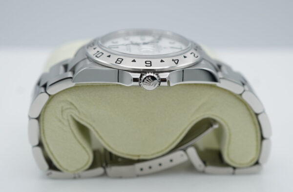 Rolex 16570 EXPLORER II 40MM POLAR DIAL 3186 MOVEMENT Z SERIAL BOXES PAPER - Image 3
