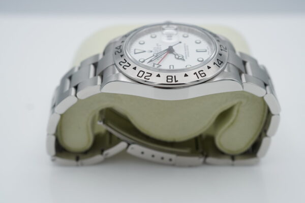 Rolex 16570 EXPLORER II 40MM POLAR DIAL 3186 MOVEMENT Z SERIAL BOXES PAPER - Image 4