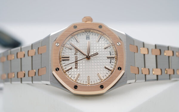 BRAND NEW Audemars PIGUET ROYAL OAK 77450SR PINK GOLD STEEL WHITE DIAL 34MM 2023 - Image 11
