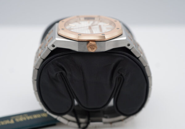 BRAND NEW Audemars PIGUET ROYAL OAK 77450SR PINK GOLD STEEL WHITE DIAL 34MM 2023 - Image 3
