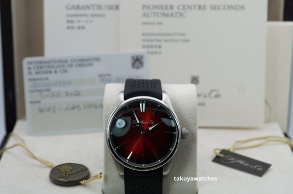 H. Moser & Cie PIONEER CENTRE SECONDS MAD RED DIAL 2022 COMPLETE SET - Image 2