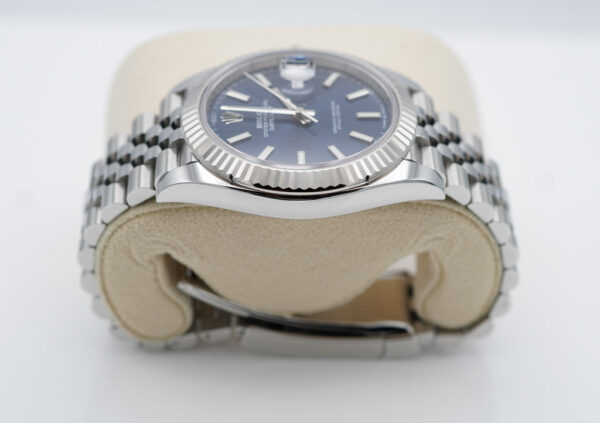 Rolex 126334 DATEJUST 41 FLUTED BEZEL BLUE STICK DIAL JUBILEE 2021 COMPLETE SET - Image 4