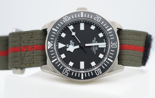 BRAND NEW Tudor PELAGOS FXD BLACK 25717N US NAVY TITANIUM 2023 COMPLETE SET - Image 9