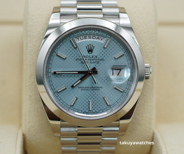 Rolex 228206 DAY DATE 40 PLATINUM ICE BLUE DIAGONAL MOTIF DIAL COMPLETE SET
