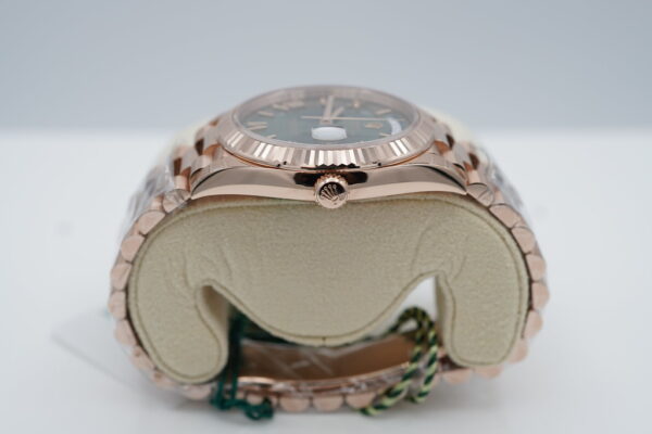 BRAND NEW Rolex 228235 DAY DATE 40 ROSE GOLD OLIVE GREEN ROMAN DIAL 2023 COMPLETE SET - Image 3