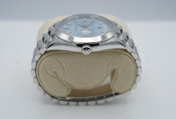 Rolex 228206 DAY DATE 40 PLATINUM ICE BLUE DIAGONAL MOTIF DIAL COMPLETE SET - Image 3