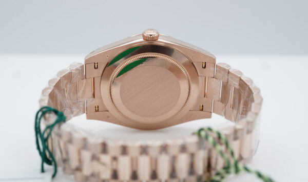 BRAND NEW Rolex 228235 DAY DATE 40 ROSE GOLD OLIVE GREEN ROMAN DIAL 2023 COMPLETE SET - Image 8