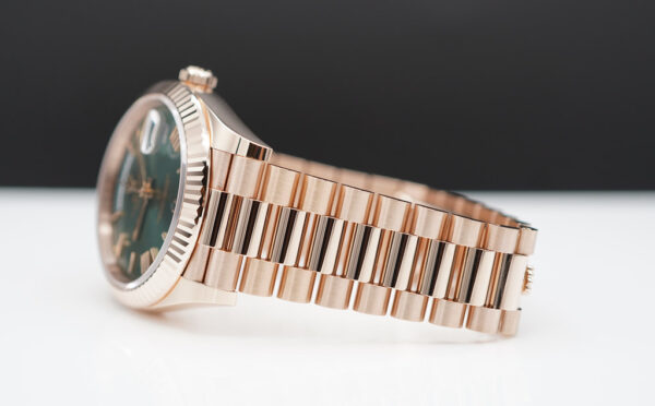Rolex 228235 DAY DATE 40 ROSE GOLD OLIVE GREEN ROMAN DIAL 2022 COMPLETE SET - Image 5