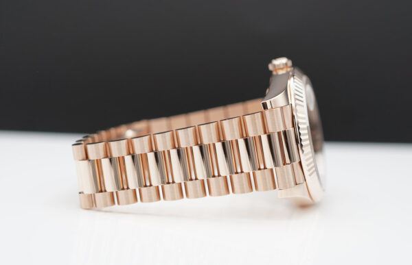 Rolex 228235 DAY DATE 40 ROSE GOLD OLIVE GREEN ROMAN DIAL 2022 COMPLETE SET - Image 6