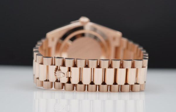 Rolex 228235 DAY DATE 40 ROSE GOLD OLIVE GREEN ROMAN DIAL 2022 COMPLETE SET - Image 7