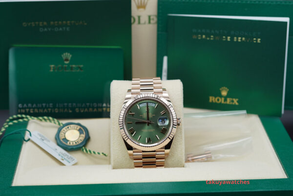 Rolex 228235 DAY DATE 40 ROSE GOLD OLIVE GREEN ROMAN DIAL 2022 COMPLETE SET - Image 2