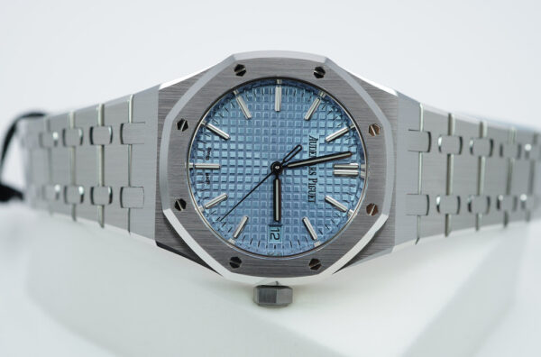 BRAND NEW Audemars PIGUET ROYAL OAK 15550ST ICE BLUE DIAL 37MM 2023 COMPLETE SET - Image 9