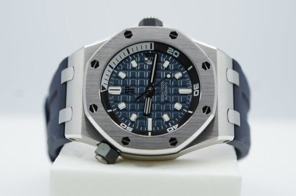 Audemars PIGUET ROYAL OAK OFFSHORE DIVER 15720ST BLUE DIAL 2022 WARRANTY FULL SET - Image 10