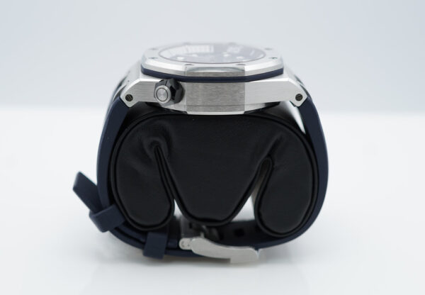 Audemars PIGUET ROYAL OAK OFFSHORE DIVER 15720ST BLUE DIAL 2022 WARRANTY FULL SET - Image 4