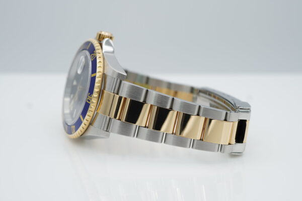 Rolex 16613LB SUBMARINER YELLOW GOLD STEEL BLUE DIAL D SERIAL FULL SET - Image 5