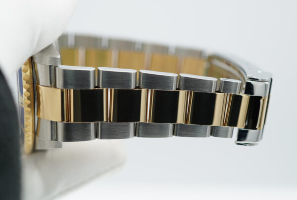 Rolex 16613LB SUBMARINER YELLOW GOLD STEEL BLUE DIAL D SERIAL FULL SET - Image 9