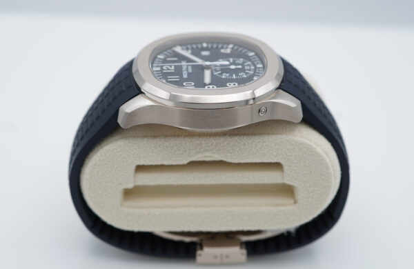 Patek PHILIPPE 5968G AQUANAUT CHRONOGRAPH WHITE GOLD BLUE DIAL 2023 FULL SET - Image 4