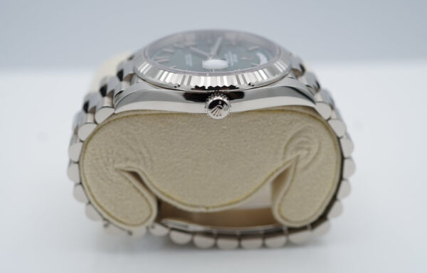 Rolex 228239 DAY DATE 40 18K WHITE GOLD OLIVE GREEN ROMAN DIAL 2022 FULL SET - Image 3