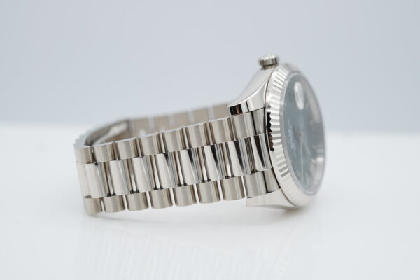 Rolex 228239 DAY DATE 40 18K WHITE GOLD OLIVE GREEN ROMAN DIAL 2022 FULL SET - Image 6