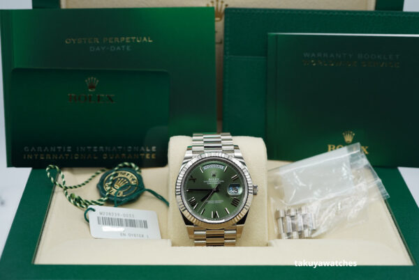 Rolex 228239 DAY DATE 40 18K WHITE GOLD OLIVE GREEN ROMAN DIAL 2022 FULL SET - Image 2
