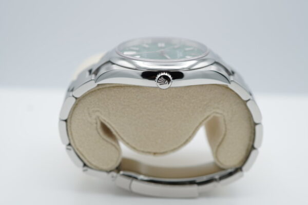 Rolex 124300 OYSTER PERPETUAL 41 GREEN DIAL 2023 COMPLETE SET - Image 3