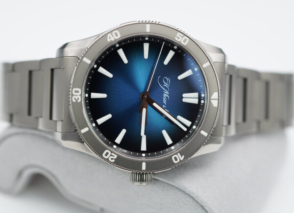 H. Moser & Cie PIONEER CENTRE SECONDS FUNKY BLUE LIMITED OF 100 PCS 2022 FULL SET - Image 9