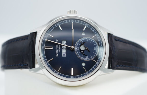 Patek PHILIPPE 5236P IN LINE PERPETUAL CALENDAR PLATINUM BLUE DIAL 2023 FULL SET - Image 10