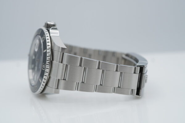 Rolex 126610LN SUBMARINER DATE 41 NEW MODEL 2023 WARRANTY COMPLETE SET - Image 5