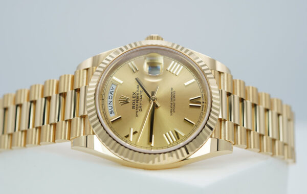 Rolex 228238 DAY DATE 40 YELLOW GOLD CHAMPAGNE ROMAN DIAL 2021 FULL SET - Image 10