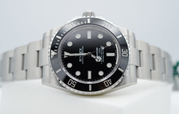 BRAND NEW Rolex 124060 SUBMARINER NO DATE 41MM 2023 WARRANTY FULL SET - Image 10