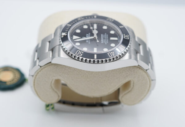 BRAND NEW Rolex 124060 SUBMARINER NO DATE 41MM 2023 WARRANTY COMPLETE SET - Image 3
