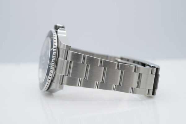 BRAND NEW Rolex 124060 SUBMARINER NO DATE 41MM 2023 WARRANTY COMPLETE SET - Image 6