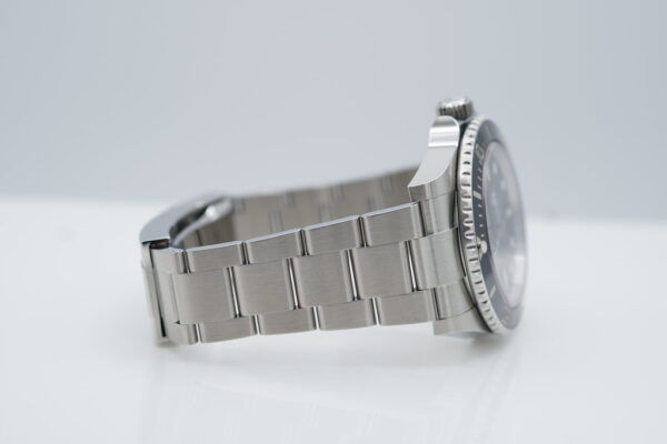 BRAND NEW Rolex 124060 SUBMARINER NO DATE 41MM 2023 WARRANTY COMPLETE SET - Image 5