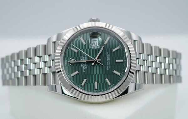 Rolex 126334 DATEJUST 41 FLUTED BEZEL MINT GREEN MOTIF DIAL JUBILEE BAND 2023 FULL SET - Image 10