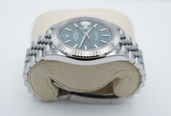 Rolex 126334 DATEJUST 41 FLUTED BEZEL MINT GREEN MOTIF DIAL JUBILEE BAND 2023 FULL SET - Image 4