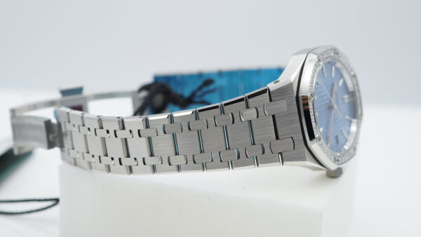BRAND NEW Audemars PIGUET ROYAL OAK 50th ANNIVERSARY 77451ST STEEL ICE BLUE DIAL 34MM - Image 6