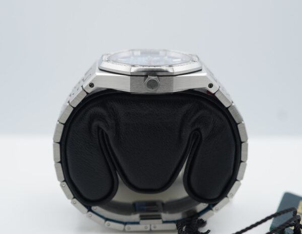 BRAND NEW Audemars PIGUET ROYAL OAK 50th ANNIVERSARY 77451ST STEEL ICE BLUE DIAL 34MM - Image 3