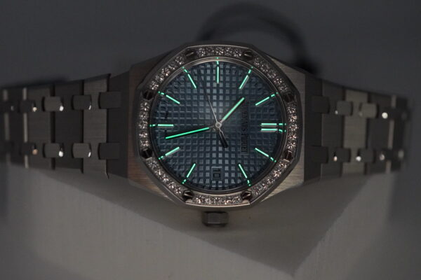 BRAND NEW Audemars PIGUET ROYAL OAK 50th ANNIVERSARY 77451ST STEEL ICE BLUE DIAL 34MM - Image 11