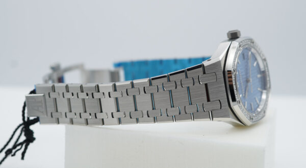 BRAND NEW Audemars PIGUET ROYAL OAK 50th ANNIVERSARY 77451ST STEEL ICE BLUE DIAL 34MM - Image 5