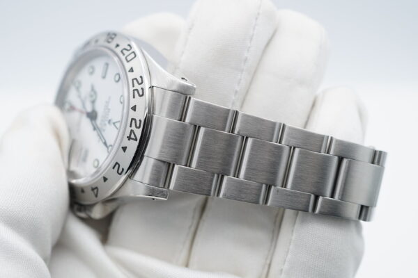 Rolex 16570 EXPLORER II 40MM POLAR WHITE DIAL LUG HOLES P SERIAL BOX PAPER - Image 6