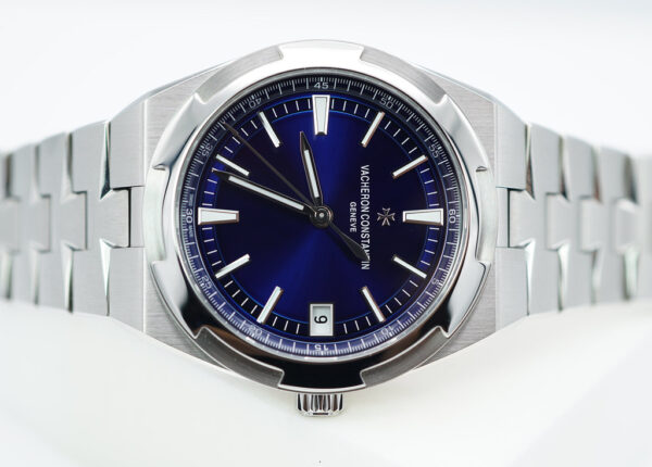 Vacheron CONSTANTIN OVERSEAS 4500V STAINLESS STEEL BLUE DIAL 2022 FULL SET - Image 9