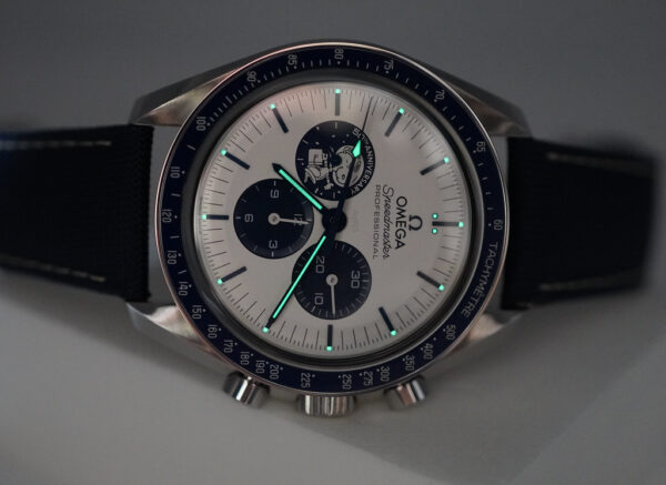 Omega SPEEDMASTER SILVER SNOOPY AWARD 50TH ANNIVERSARY 2023 FULL SET - Image 11
