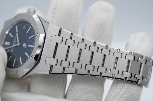 Audemars PIGUET ROYAL OAK JUMBO ULTRA THIN 15202ST BLUE DIAL 2021 FULL SET - Image 5