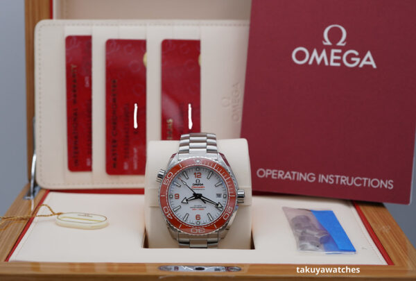 Omega SEAMASTER PLANET OCEAN 600M WHITE DIAL ORANGE BEZEL 2022 FULL SET - Image 2