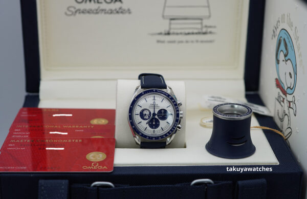 MINT Omega SPEEDMASTER SILVER SNOOPY AWARD 50TH ANNIVERSARY 2022 FULL SET - Image 2