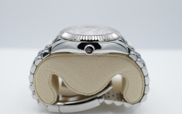 Rolex 336934 SKY-DWELLER WHITE DIAL JUBILEE BAND 2023 WARRANTY FULL SET - Image 4