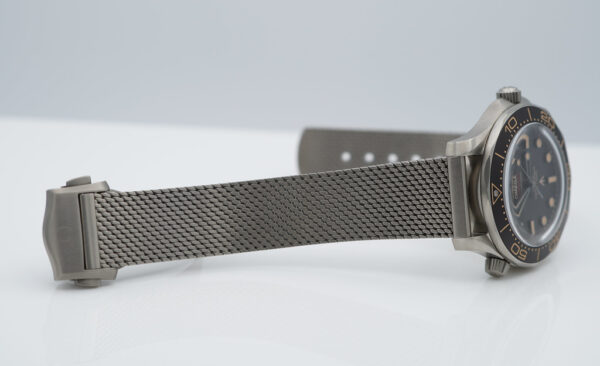 Omega SEAMASTER DIVER 300M 007 JAMES BOND TITANIUM MESH BRACELET 2022 FULL SET - Image 7