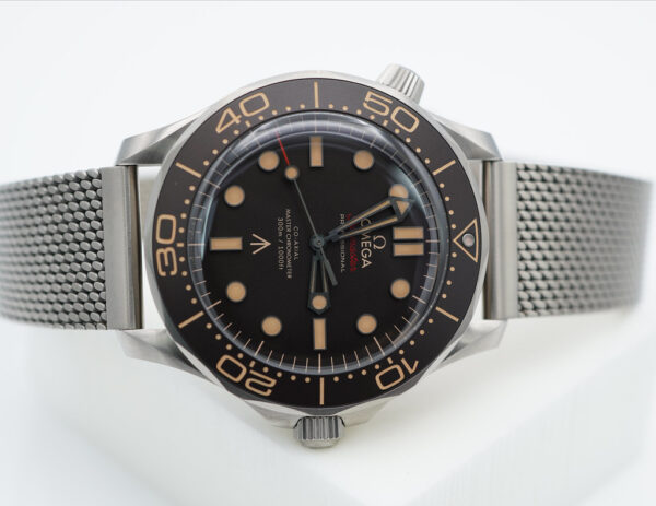 Omega SEAMASTER DIVER 300M 007 JAMES BOND TITANIUM MESH BRACELET 2022 FULL SET - Image 9
